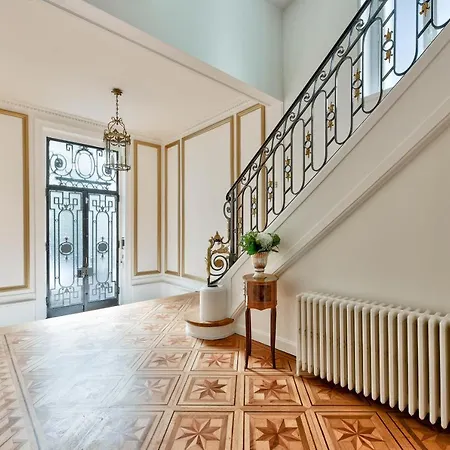Luxury House In * Parigi
