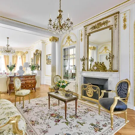 Luxury House In Parigi