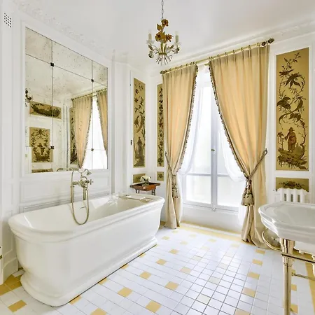 Luxury House In Villa Parigi